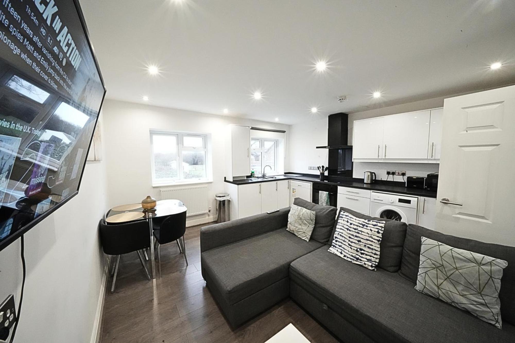 Hatton Apartments Heathrow Airport- Free Parking-Free Underground To And From Heathrow Airport Hatton Cross See Picture-See London Fast Hatton Cross To Central London 30Min Buitenkant foto