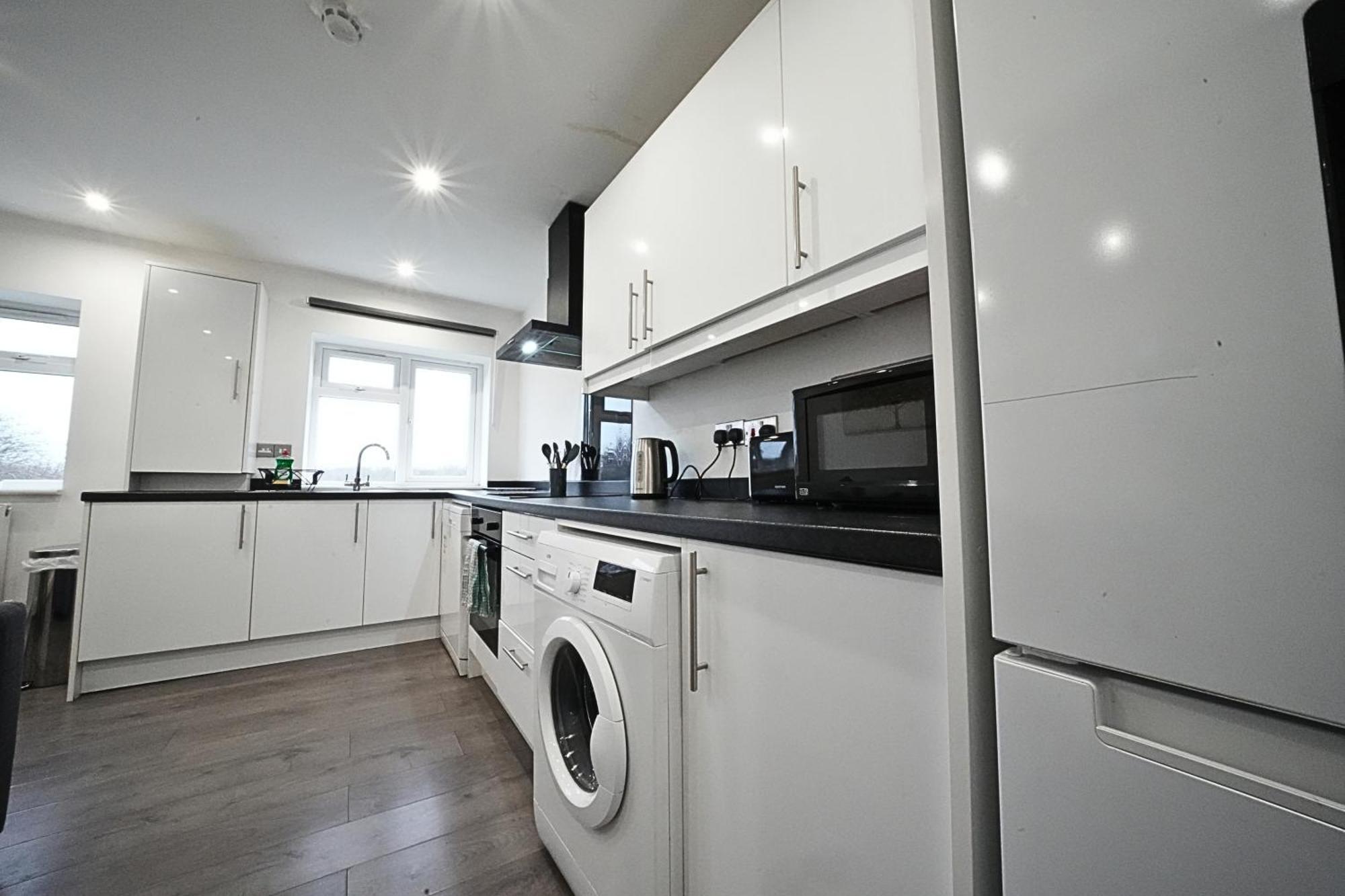 Hatton Apartments Heathrow Airport- Free Parking-Free Underground To And From Heathrow Airport Hatton Cross See Picture-See London Fast Hatton Cross To Central London 30Min Buitenkant foto