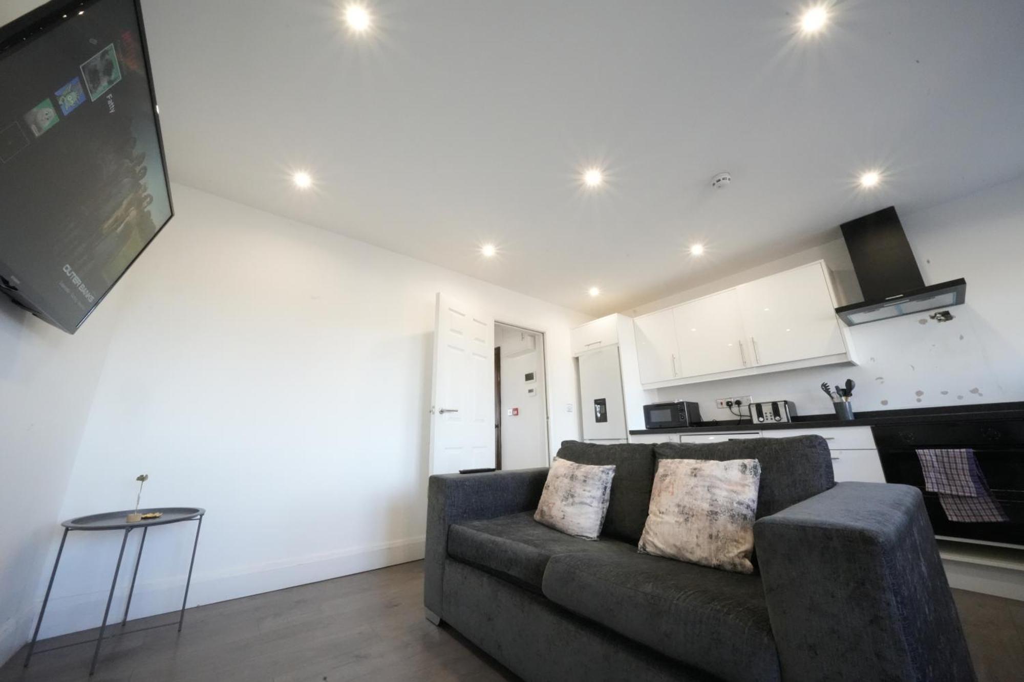 Hatton Apartments Heathrow Airport- Free Parking-Free Underground To And From Heathrow Airport Hatton Cross See Picture-See London Fast Hatton Cross To Central London 30Min Buitenkant foto