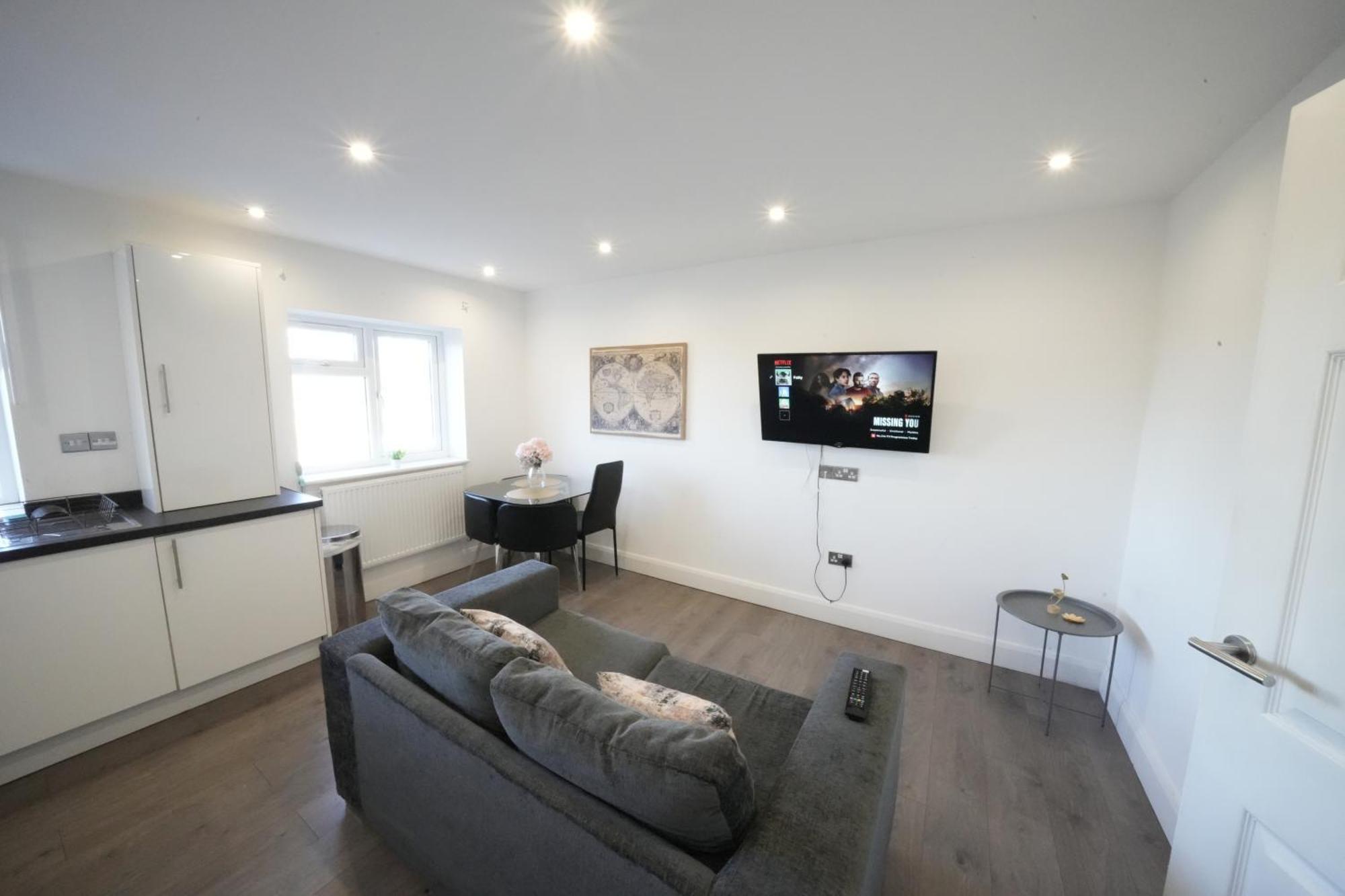 Hatton Apartments Heathrow Airport- Free Parking-Free Underground To And From Heathrow Airport Hatton Cross See Picture-See London Fast Hatton Cross To Central London 30Min Buitenkant foto