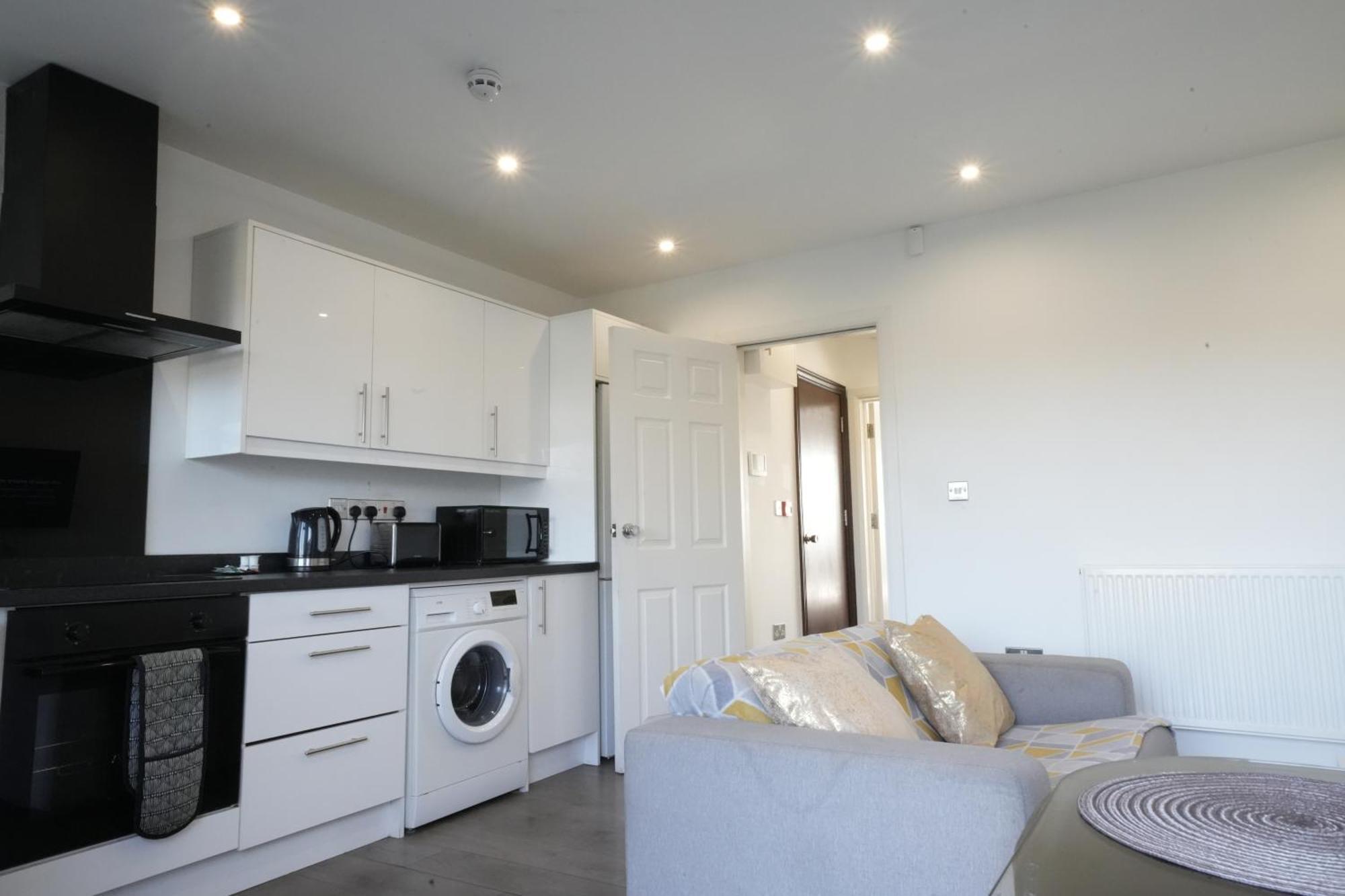 Hatton Apartments Heathrow Airport- Free Parking-Free Underground To And From Heathrow Airport Hatton Cross See Picture-See London Fast Hatton Cross To Central London 30Min Buitenkant foto