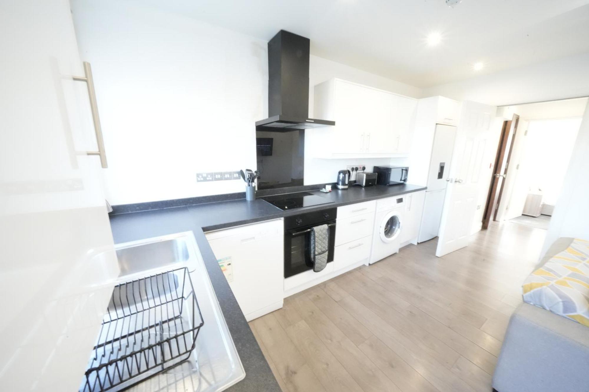 Hatton Apartments Heathrow Airport- Free Parking-Free Underground To And From Heathrow Airport Hatton Cross See Picture-See London Fast Hatton Cross To Central London 30Min Buitenkant foto